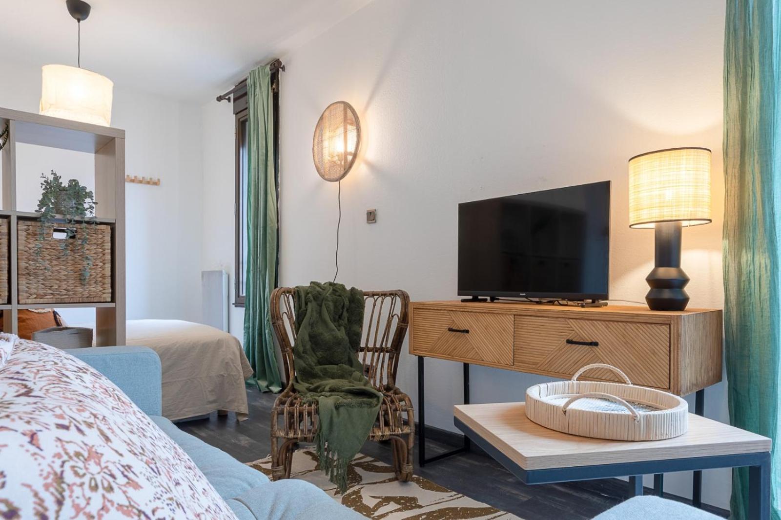 Le Baudis - Grand Avec Coin Nuit Et Parking Appartement
